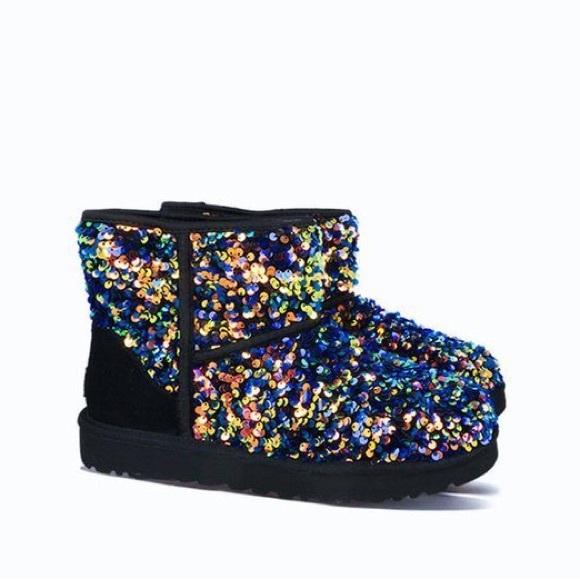 NIB Women’s Size 6 (European Size 36) UGG Classic Mini Sequin In Medallion Blue - Picture 4 of 15